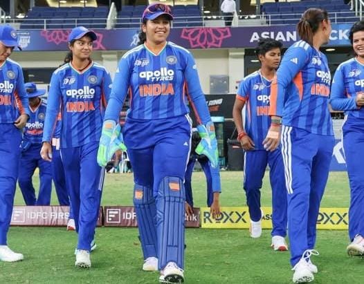 WOMEN IN BLUE